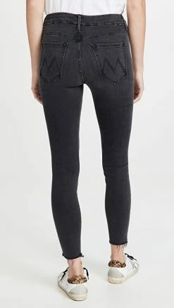 Best Sale 🛒 MOTHER The Looker Ankle Fray 👖 Jeans Burning Out Lanterns 🎉 -BAUM UND PFERDGARTEN SHOP mothr213751bca9 1625671161400 2 0. UX540 . QL90